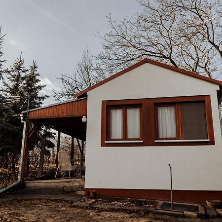 Mandulas Kabin A Kishaz Dezsaval Es Kilatassal A Balatonra Balatongyorok Luaran gambar