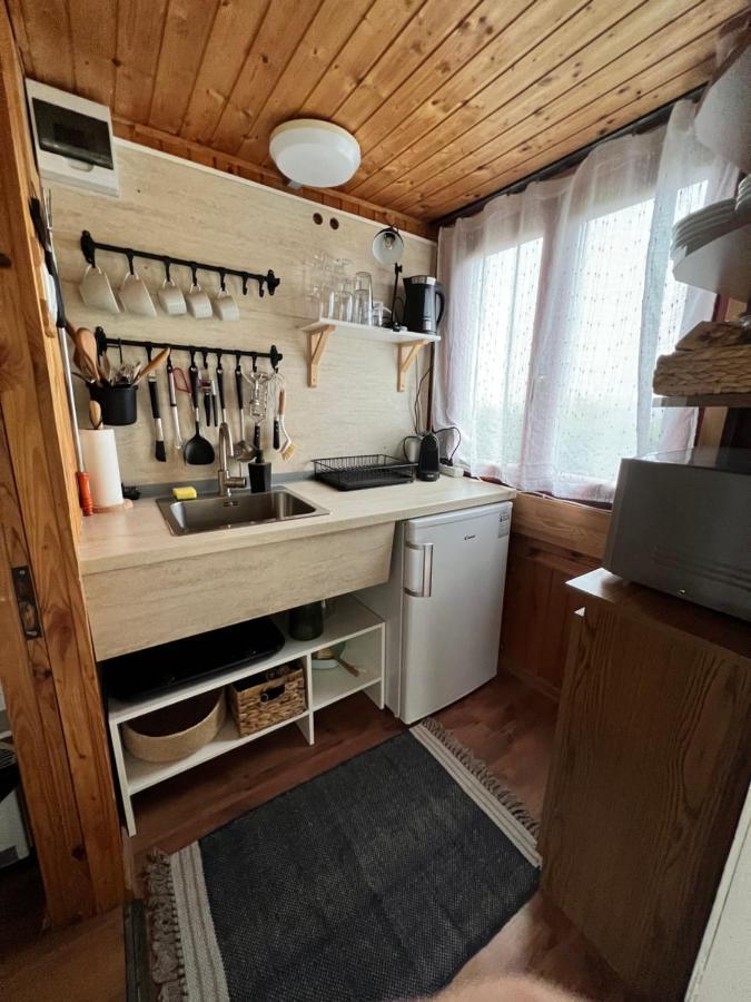 Mandulas Kabin A Kishaz Dezsaval Es Kilatassal A Balatonra Balatongyorok Luaran gambar